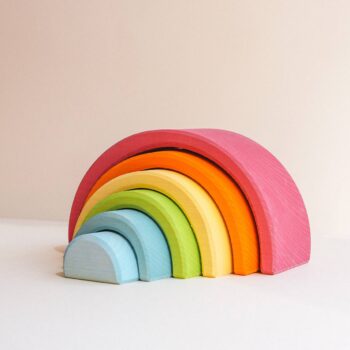 arcoiris de madera colores pastel