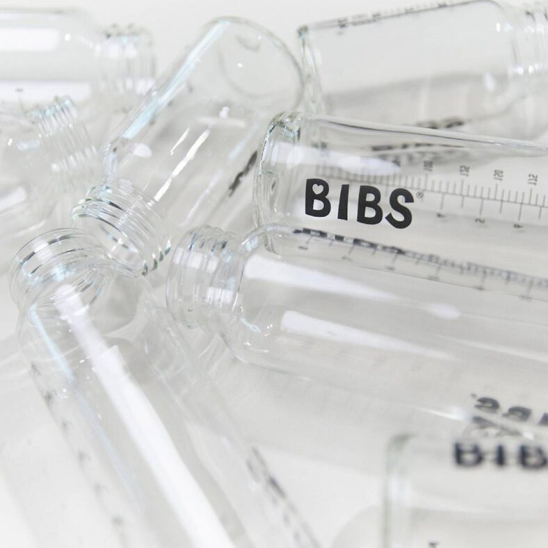 varias botellas de cristal borosilicato de la marca bibs