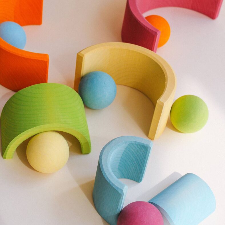 pack-juguetes-madera-waldorf-pastel con bolas