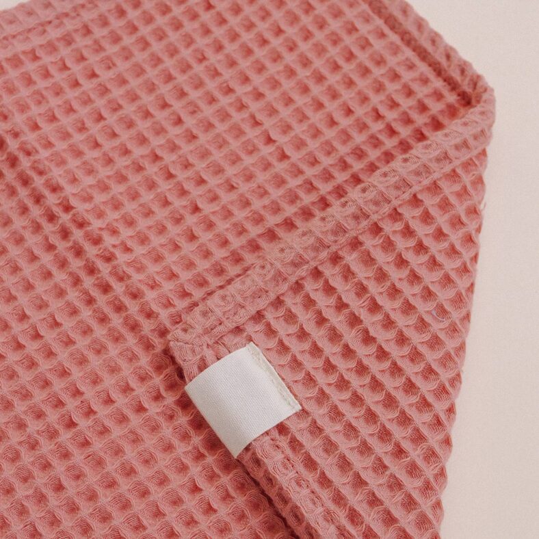 detalle toallita paño lactancia waffle rosa