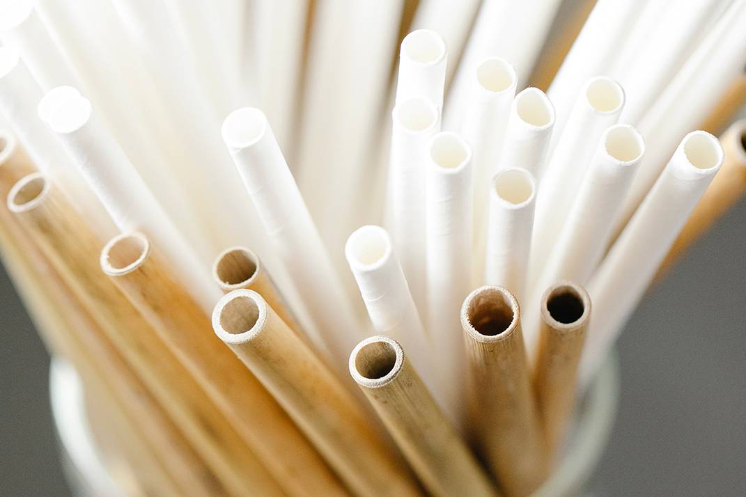 pajitas sostenibles papel y bambu